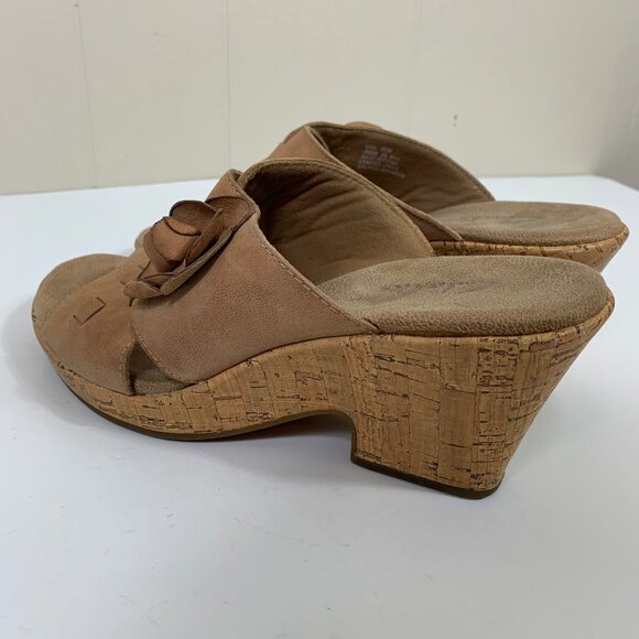 Clarks Cork Heeled Open Toe Sandals with Flower in Tan Size 9.5 - Picture 9 of 9